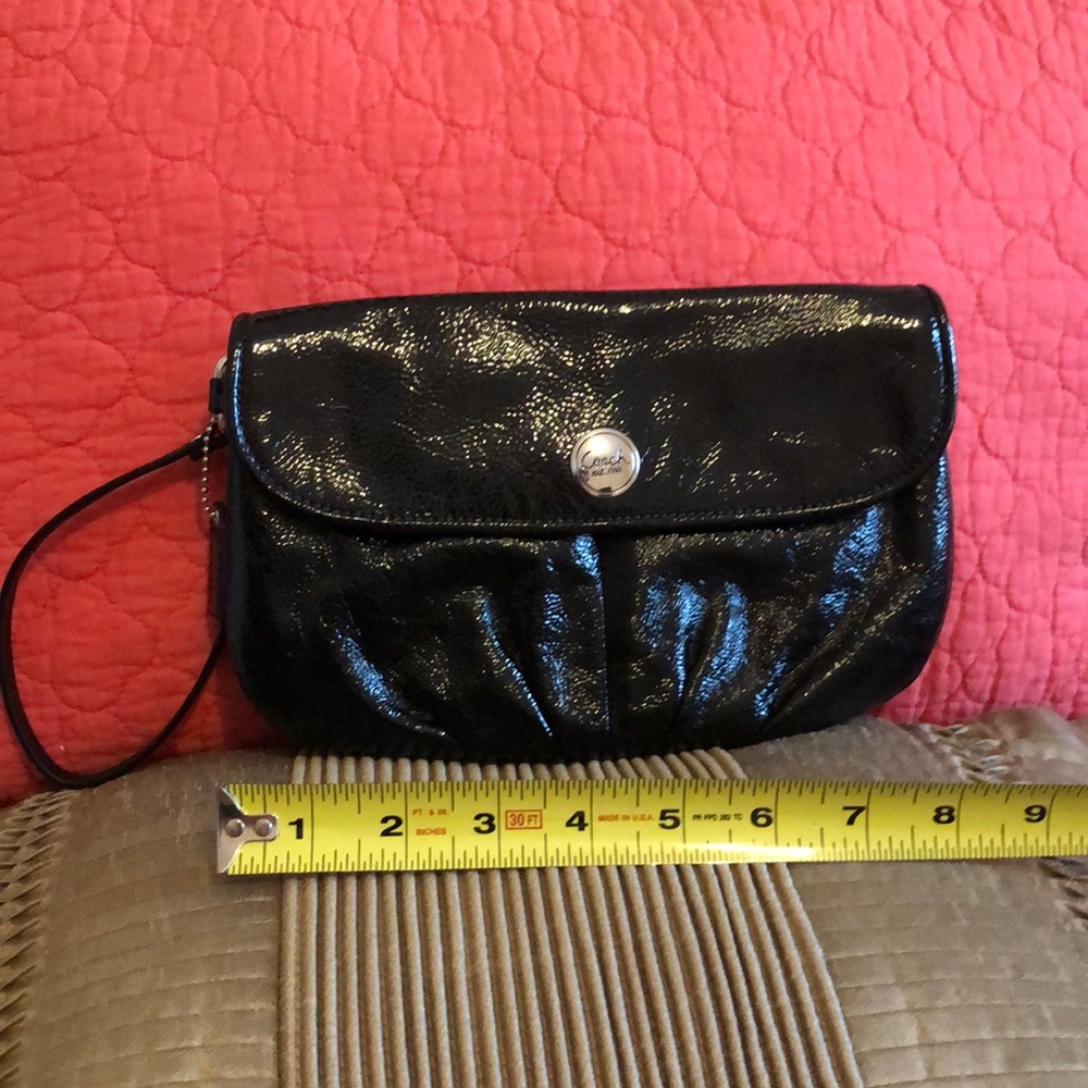 Coach wristlet in mint condition.